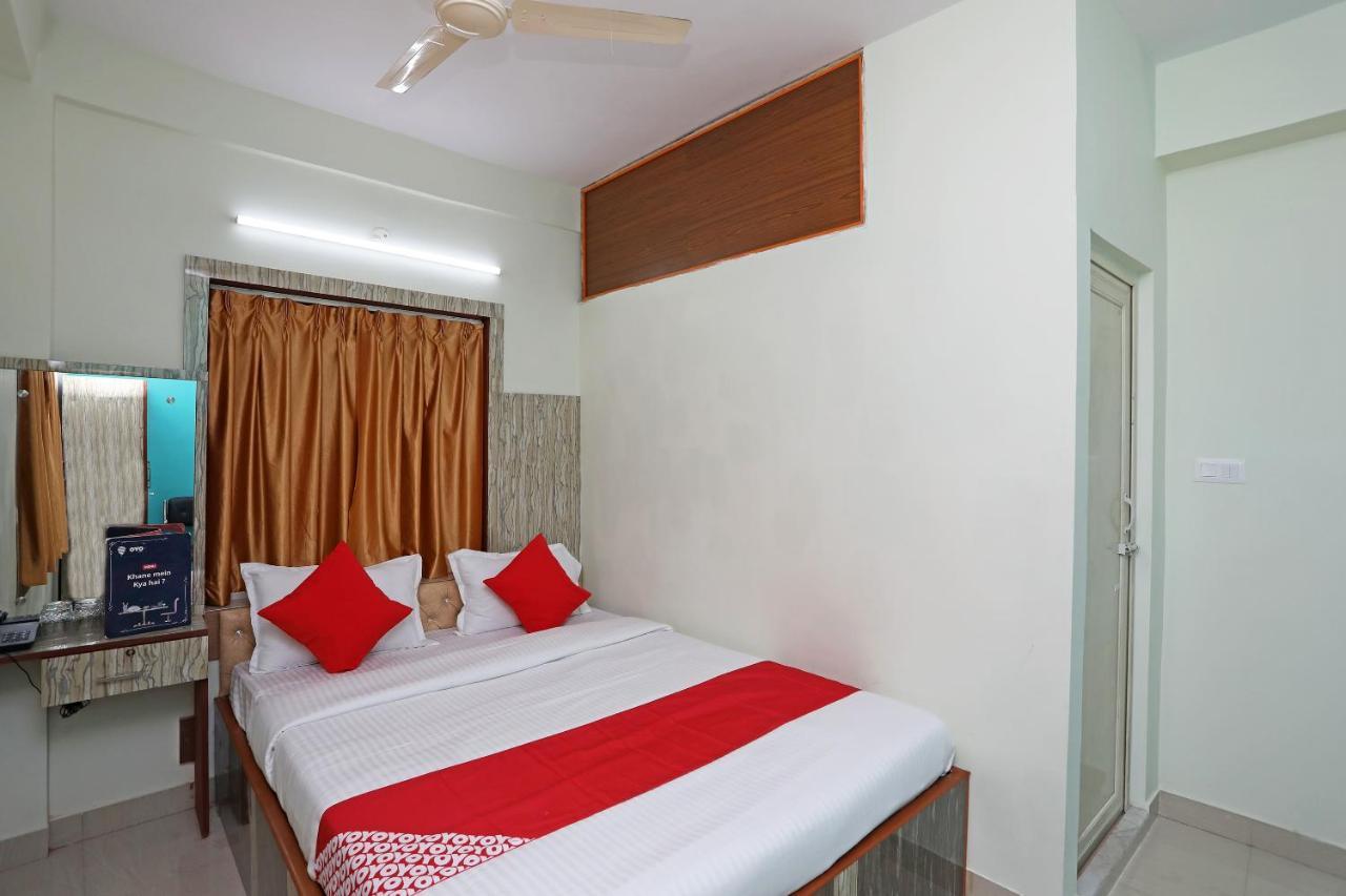 Oyo 17187 Urban Casa Hotel Calcutta Exterior foto